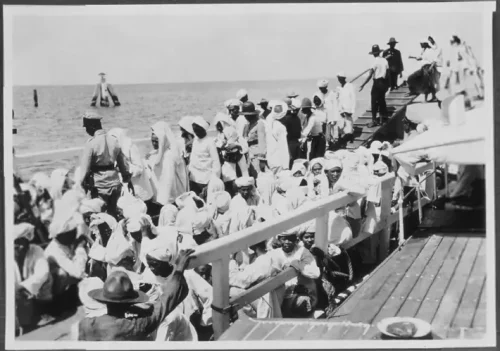 Portrait of hajj pilgrims from the Dutch East Indies on the ship