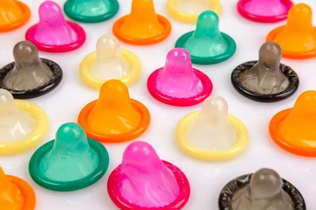 condoms 3112007 6401